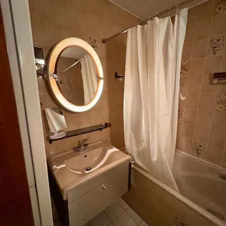 - Inout - 4 Beds Flat S-j10 Lägenhet