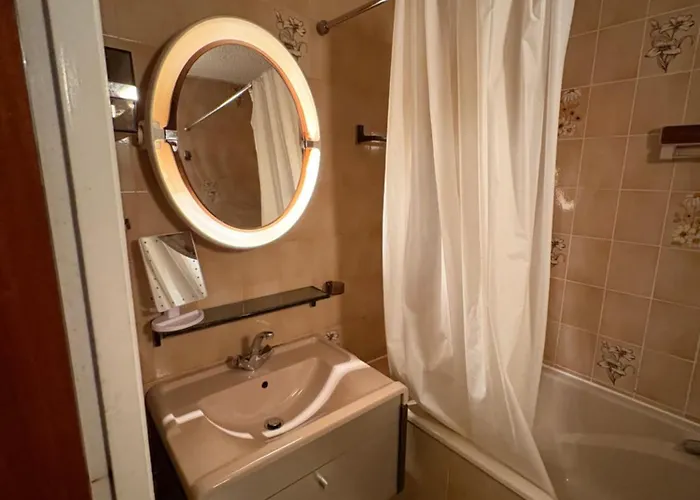 - Inout - 4 Beds Flat S-j10 Apartment